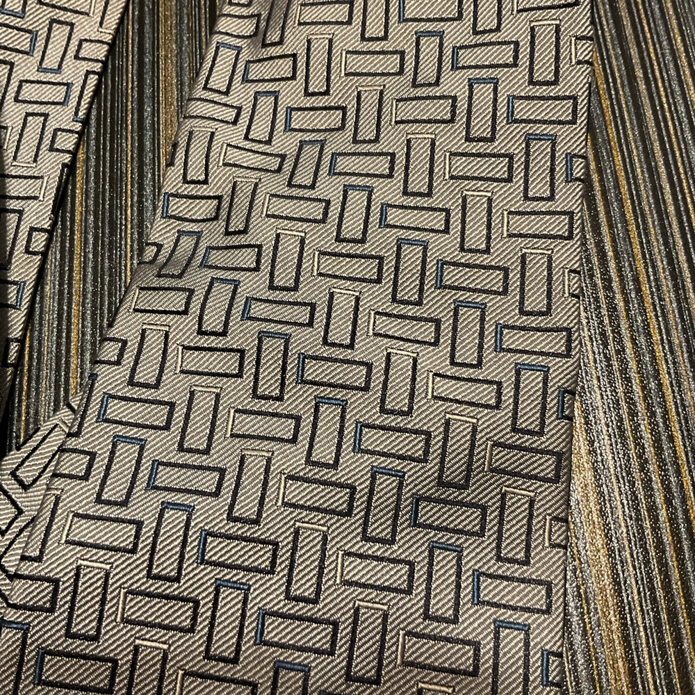 Tommy Hilfiger Silver and Blue Geometric Men's Tie - Picture 2 of 3